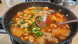 Hongganesaengtaetang (홍가네생태탕) 2