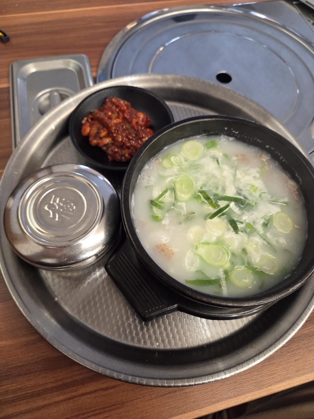 Bonjeongomtang (본전곰탕) 2