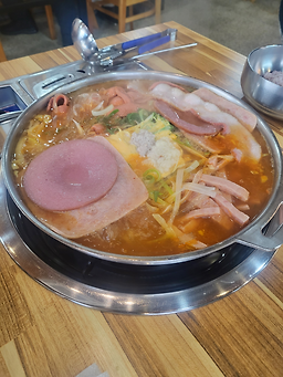 Janghyeokminui budaejjigae (장혁민의 부대찌개) 2