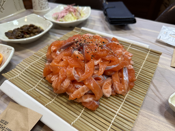 Singisongeojanghoetjip (신기송어장횟집) 2