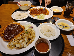 홍익돈까스 성수직영점 사진 2