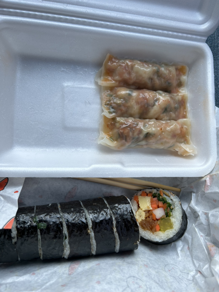 Chumchuneun wangmandu (춤추는 왕만두) 1