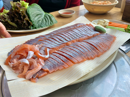 Gangwonyangeojanghoetjip (강원양어장횟집) 2