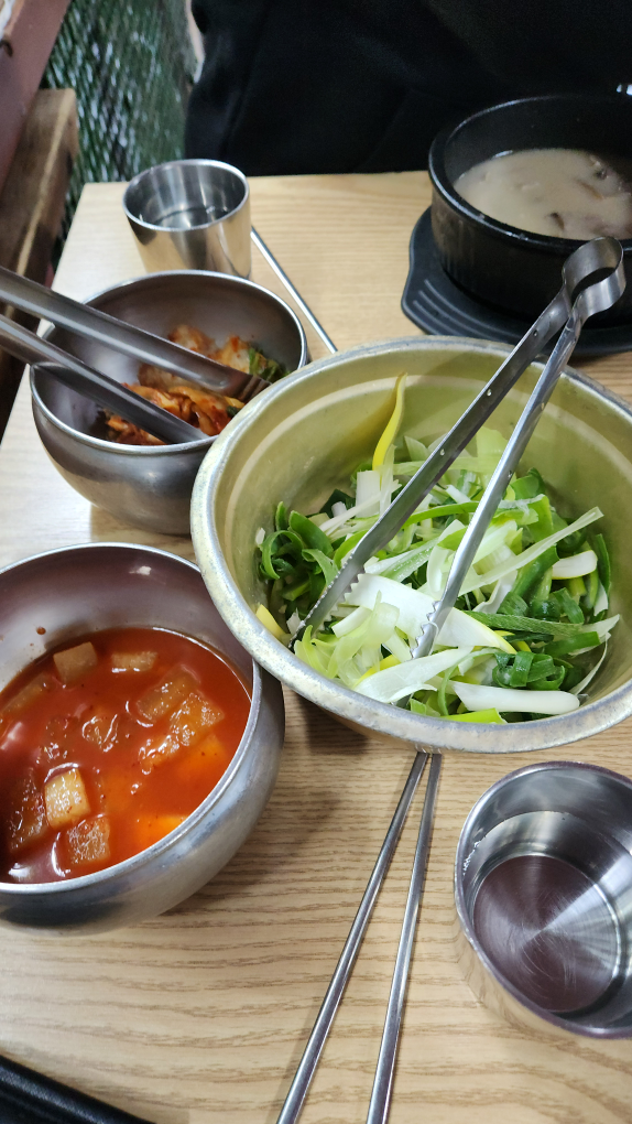Hoengseongdeodeoksundae (횡성더덕순대) 2