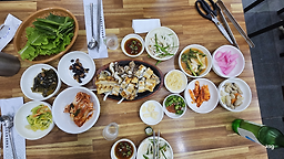 Haedamjangeomaeul (해담장어마을) 2