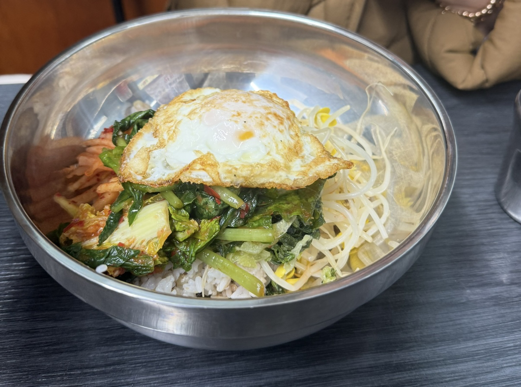 Hongdukkaejangkalguksu (홍두깨장칼국수) 3