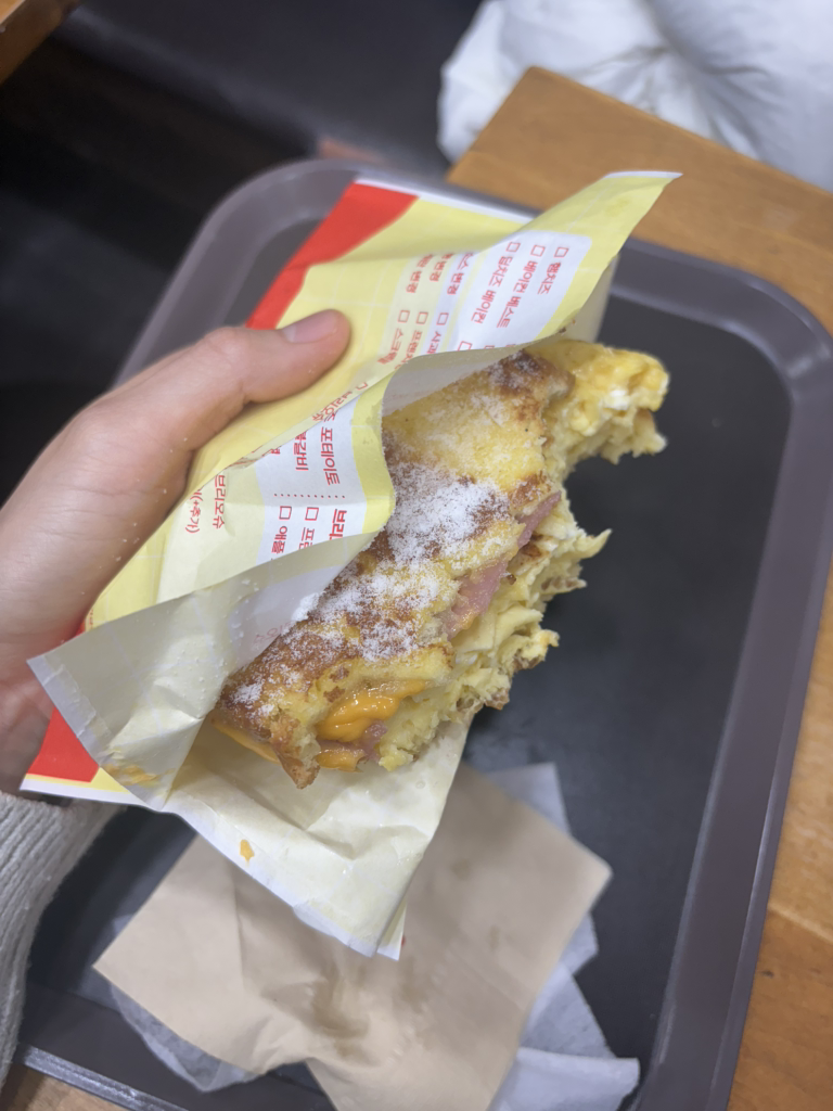 이삭토스트 수원영통벽적골점 사진 2