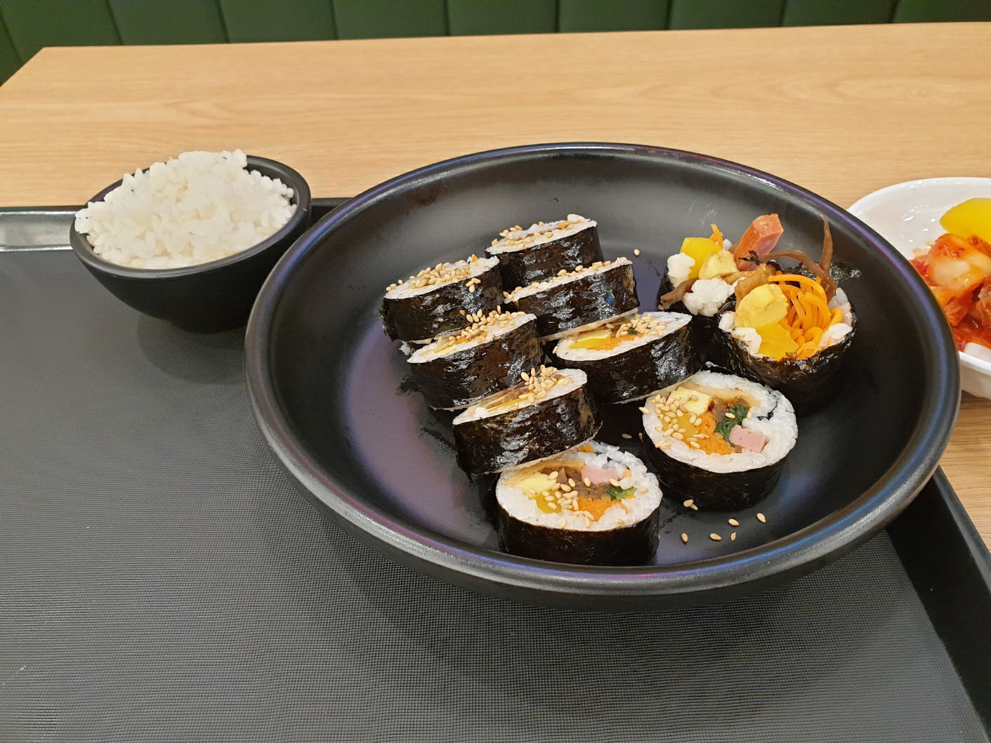 싸다김밥 압구정로데오점 사진 2