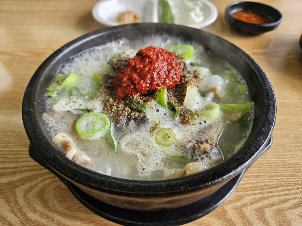 Abaitojongsundaeguk (아바이토종순대국) 3