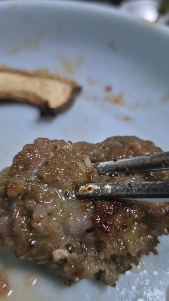 Kkomjangeosutbulgui (꼼장어숯불구이) 1