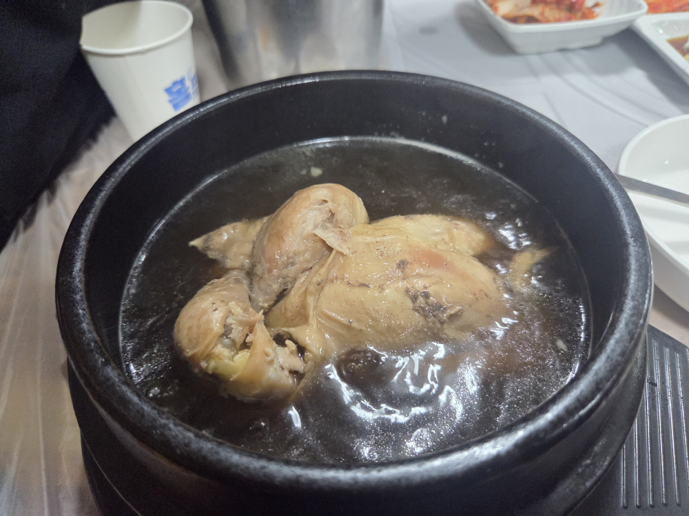 Eoksusamgyetang (억수삼계탕) 3
