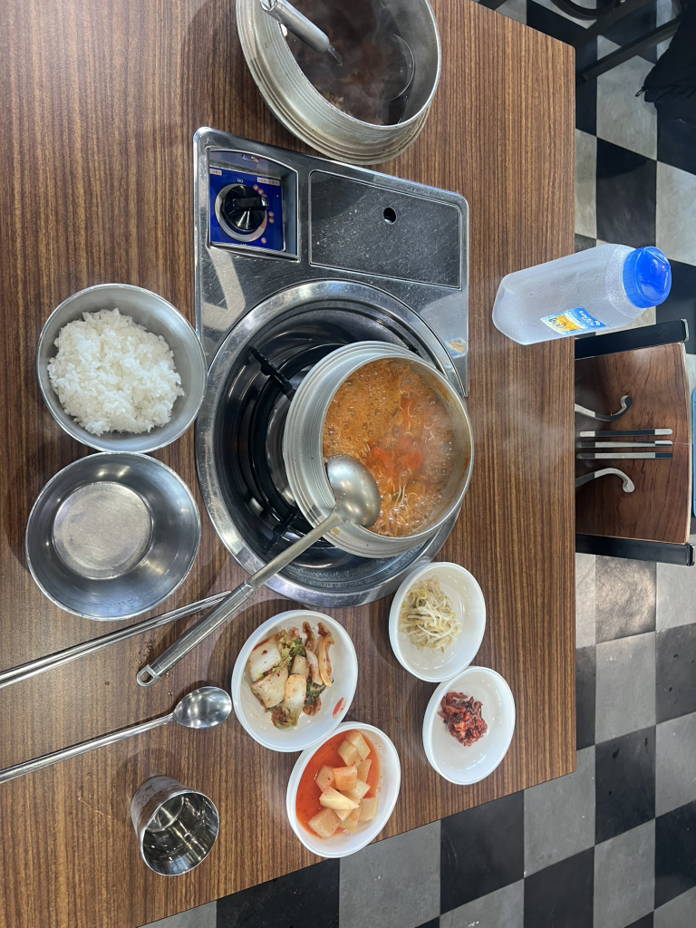 Sancheon mikkurajimaeuntang (산천 미꾸라지매운탕) 2