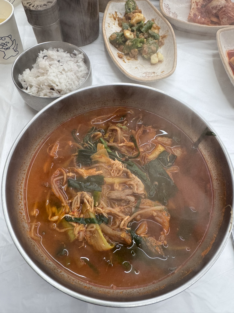 Sigoljipyeomsotang (시골집염소탕) 3