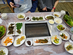 Gogirangsanchaerang (고기랑산채랑) 1
