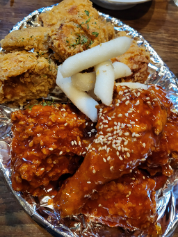 썬더치킨 종로5가점 사진 2