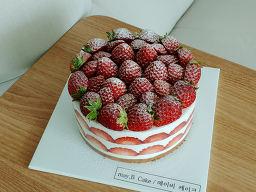 메이비 케이크 홍대본점 사진 2