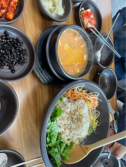 Gyejoksansangolboribap (계족산산골보리밥) 3