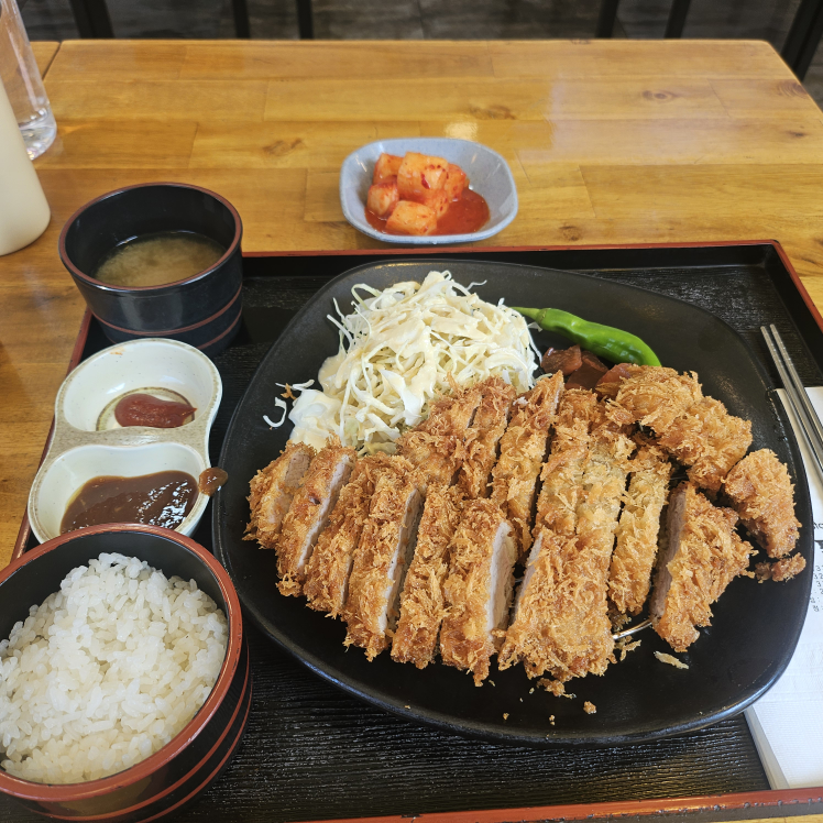 명동왕돈까스 직영점 사진 2