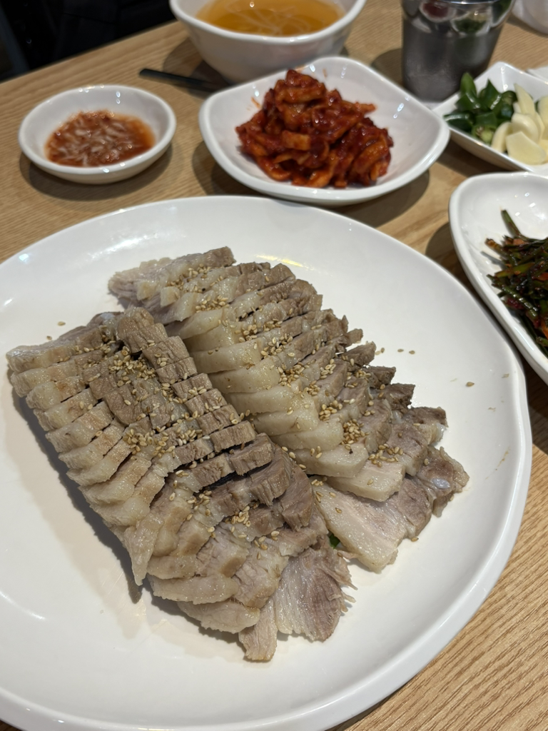 토람터족발 2