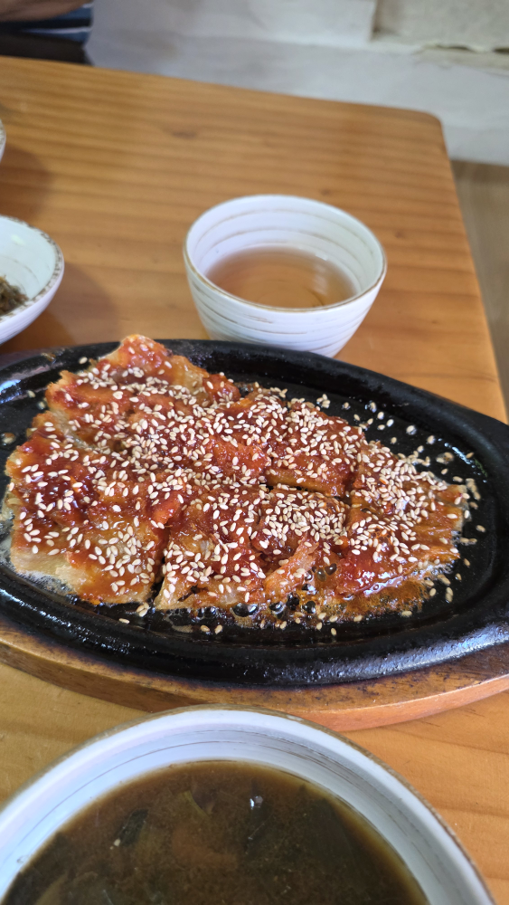 Yeongjaneganjanggejang (영자네간장게장) 1