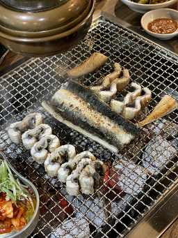 Yeojamansutbuljangeo (여자만숯불장어) 2