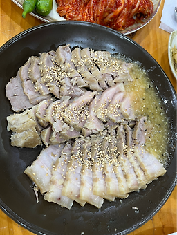 Donguibossamkalguksunaengmyeon (동의보쌈칼국수냉면) 3