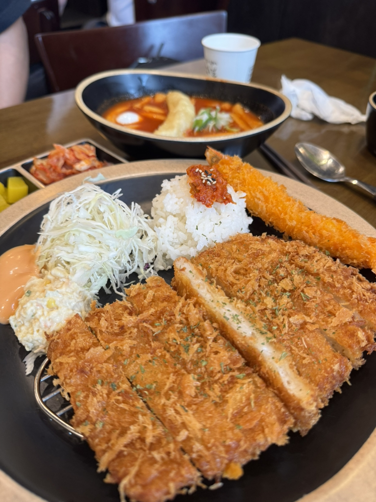 Mugongdonkkaseu (무공돈까스) 1