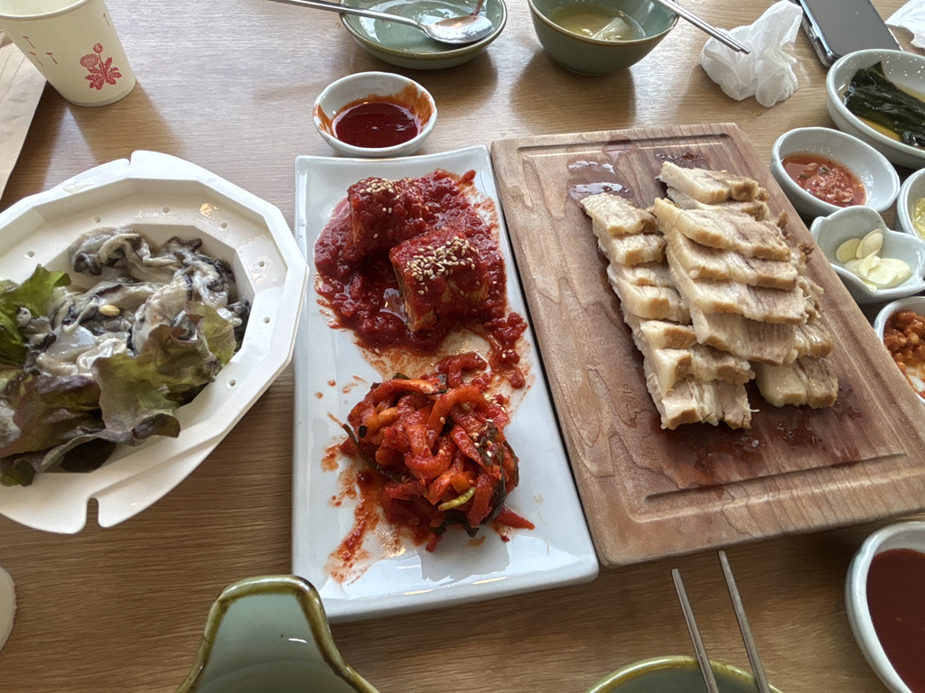 Iseonsaengbossam (이선생보쌈) 1