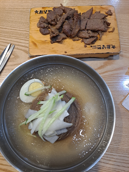 육쌈냉면 대학로점 사진 2