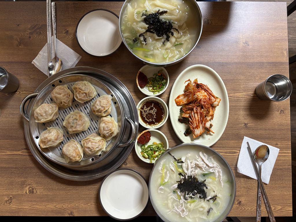 Haeseongsonkalguksu (해성손칼국수) 3