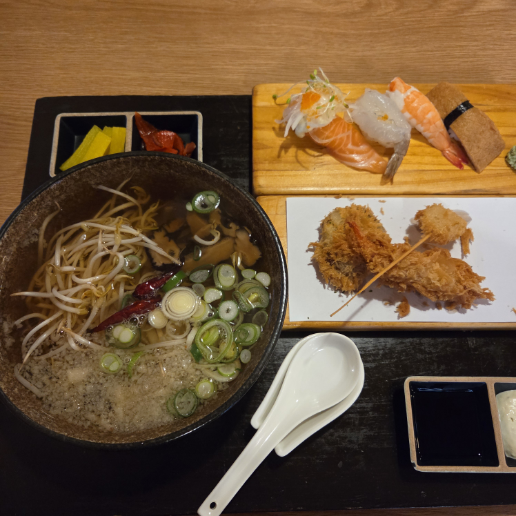 Seukkidong (스끼동) 1