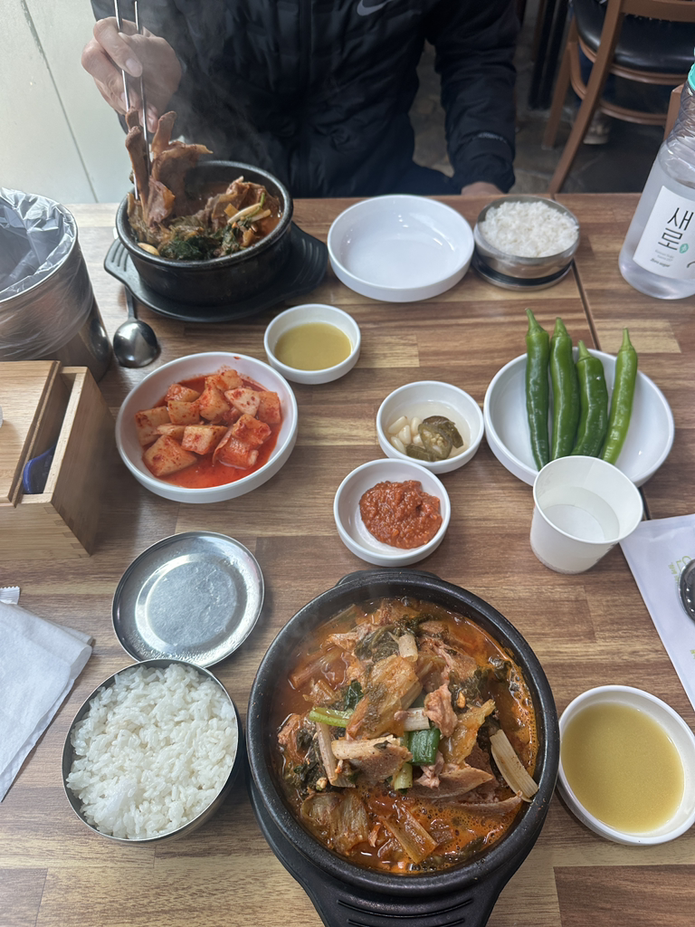 Sageorigamjatang (사거리감자탕) 1