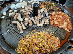 솥뚜껑삼겹살 3