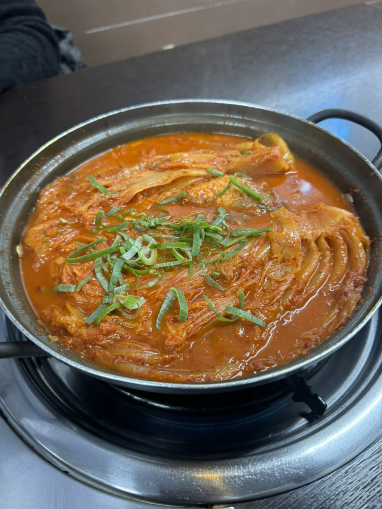Geunamjauigimchijjigae (그남자의김치찌개) 2