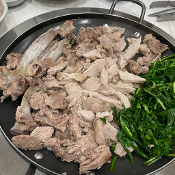 Jirisanheukdwaeji (지리산흙돼지) 2