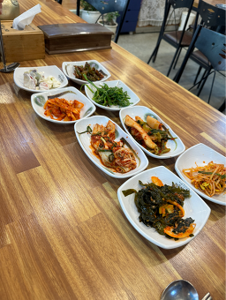Haengunorijip (행운오리집) 1