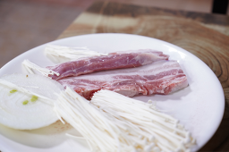 Hanraheukdwaeji (한라흑돼지) 2