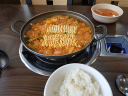 Dongducheonhosubudaejjigae 6