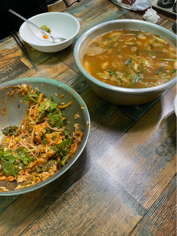 고향닭칼국수 1