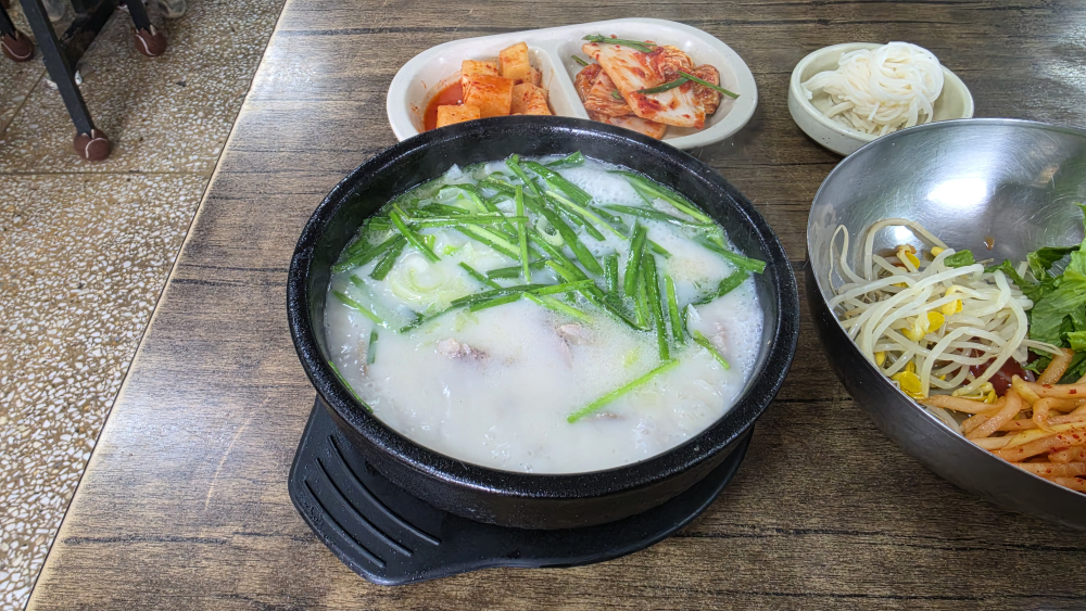 부산돼지국밥 6