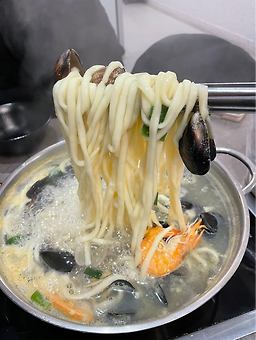 Gungjeonhaemulkalguksu 3