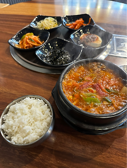 Kkotdwaejisutgama (꽃돼지숯가마) 2