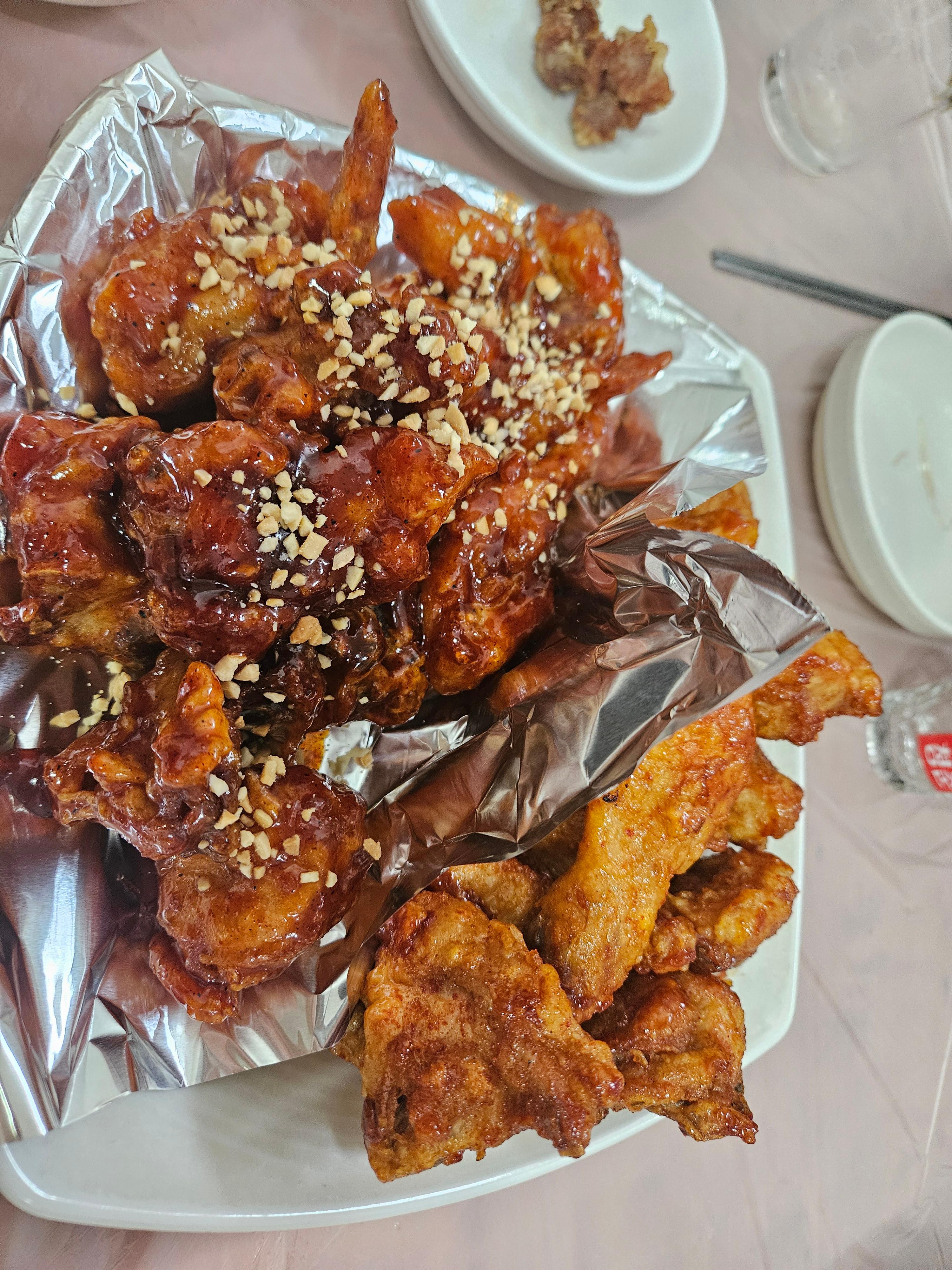 Pureuntongdak (푸른통닭) 1