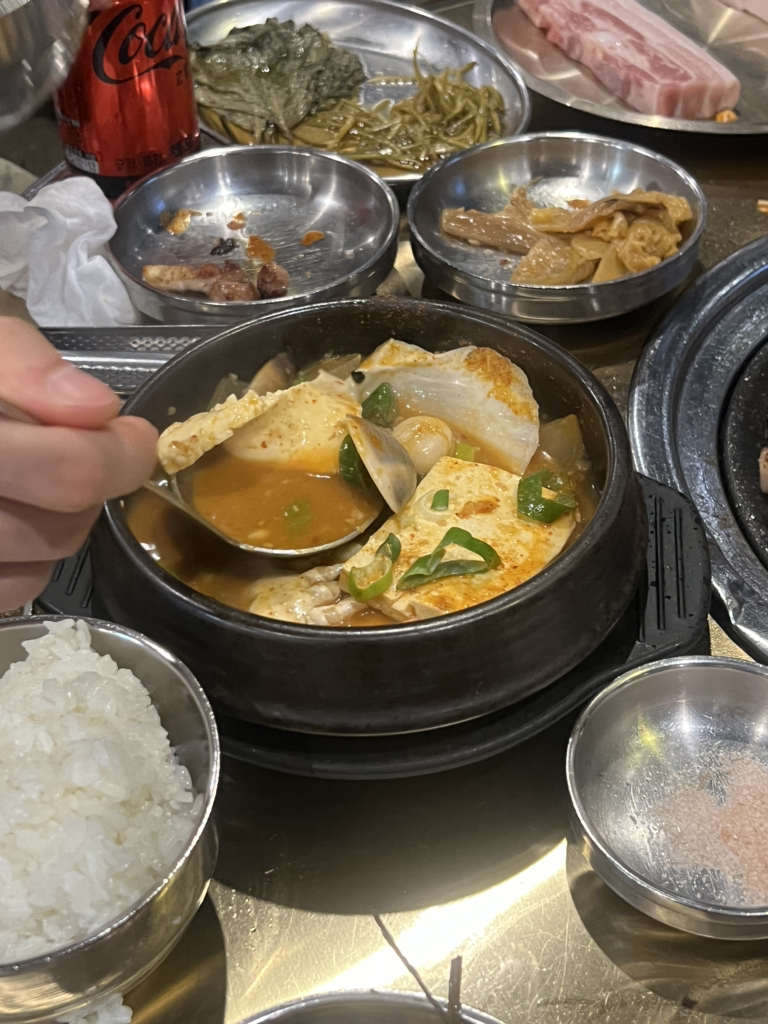 바다를본돼지 제주서귀포올레시장점 사진 4