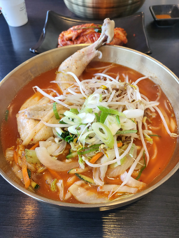 Pajudakguksu hongcheonjeom (파주닭국수 홍천점) 3