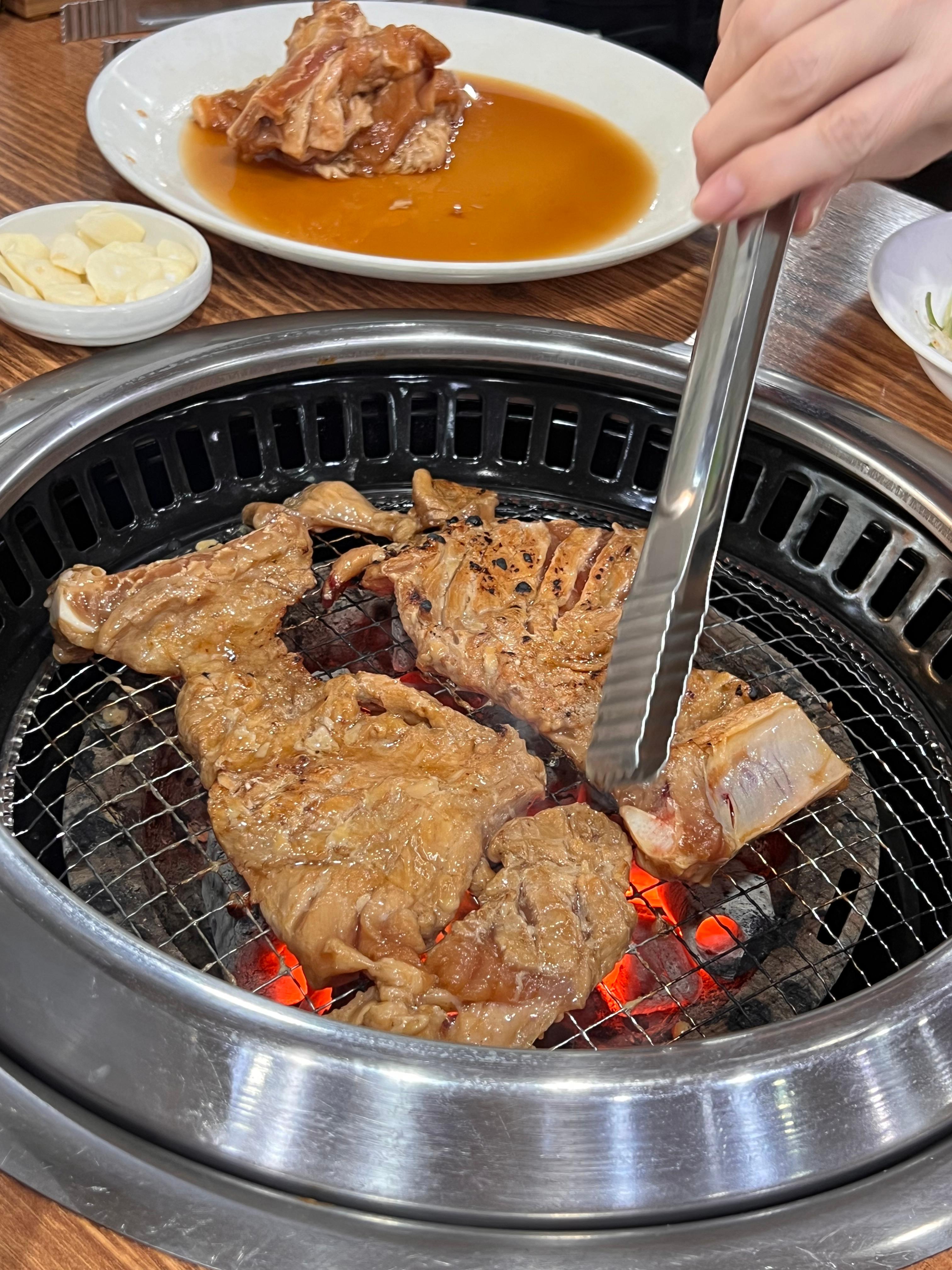 Yetteosutbulgalbi (옛터숯불갈비) 1