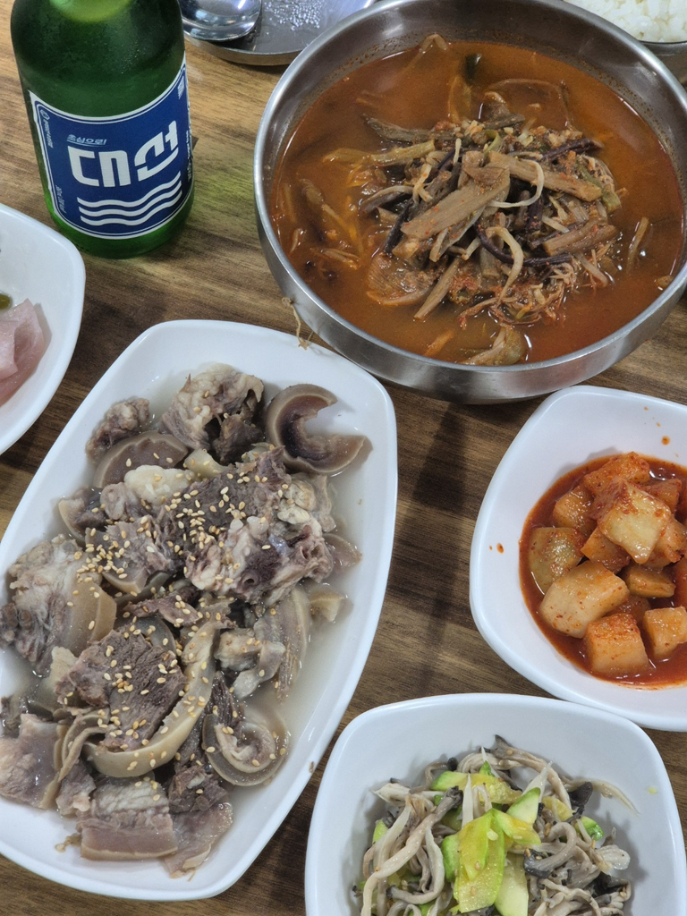 Punggakgohyangyukgaejang (풍각고향육개장) 1