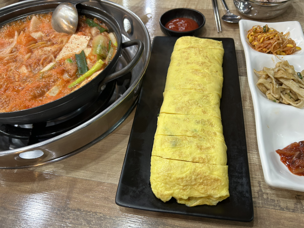 24시얼큰시원생고기김치찌개 아라점 대표 사진