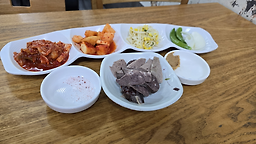 장터국밥 6