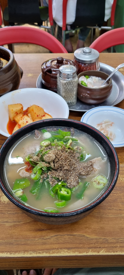 Yaksusundaeguk (약수순대국) 2